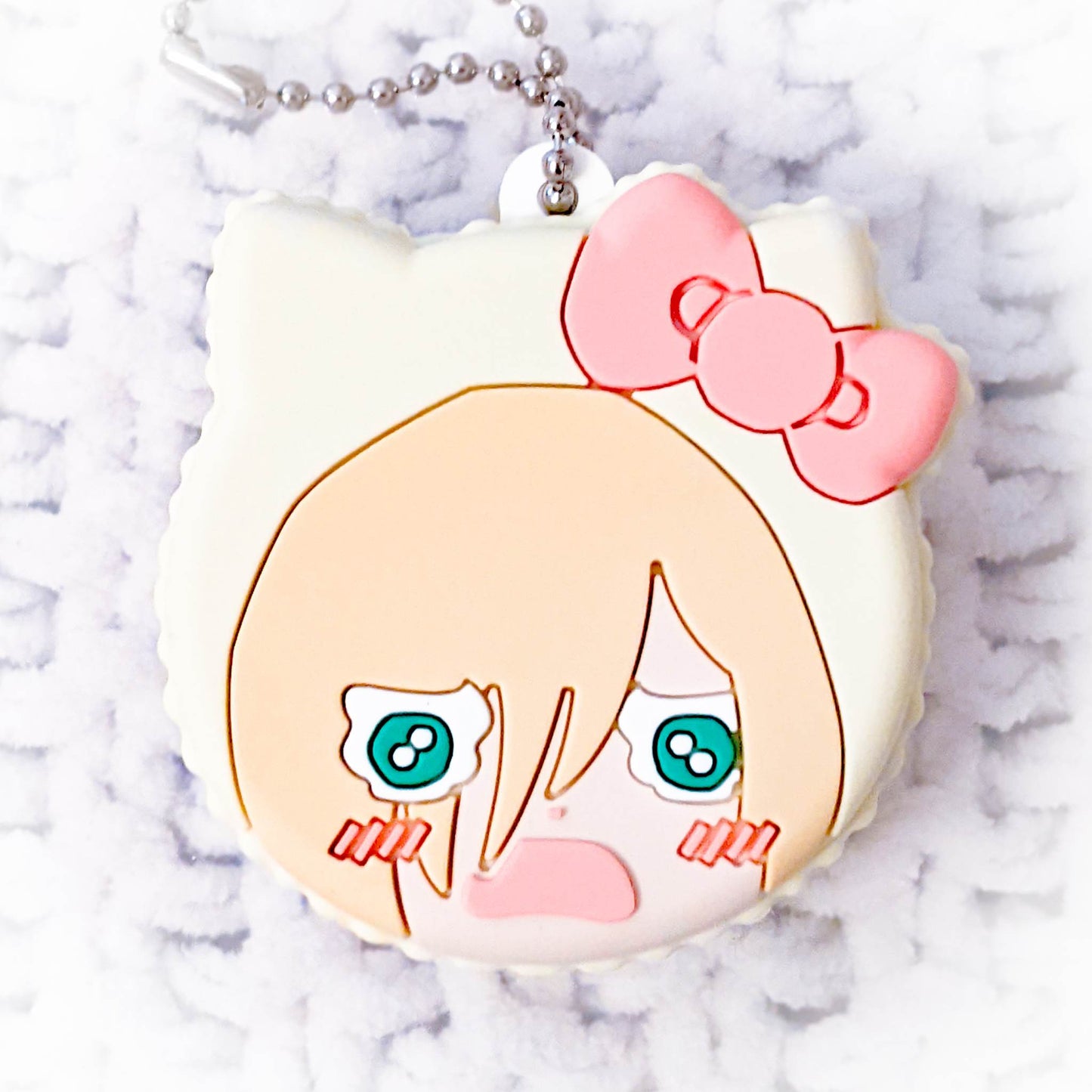 Yuri Plisetsky x Hello Kitty - Yuri!!! On Ice x Sanrio Macaron Rubber Keychain