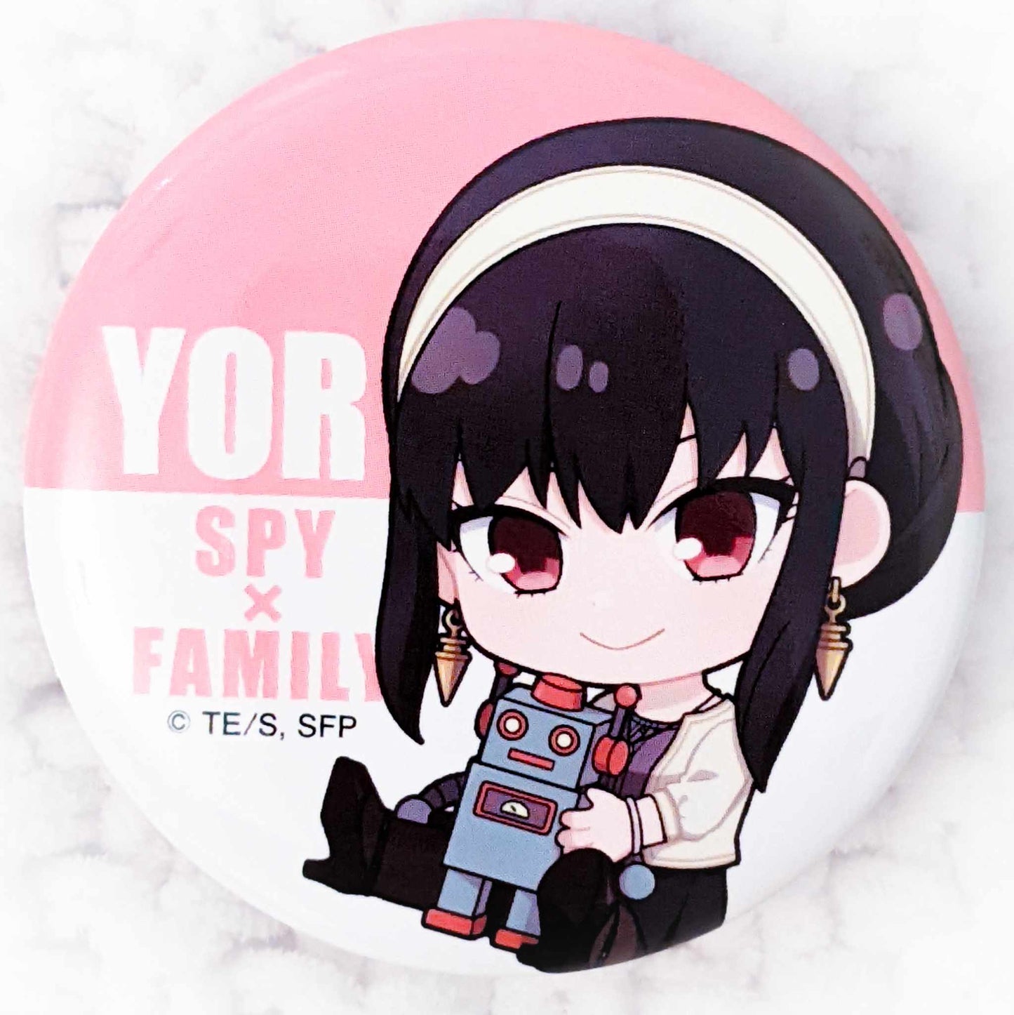 Yor Forger - SPY x FAMILY Anime GyuGyutto Pin Badge Button