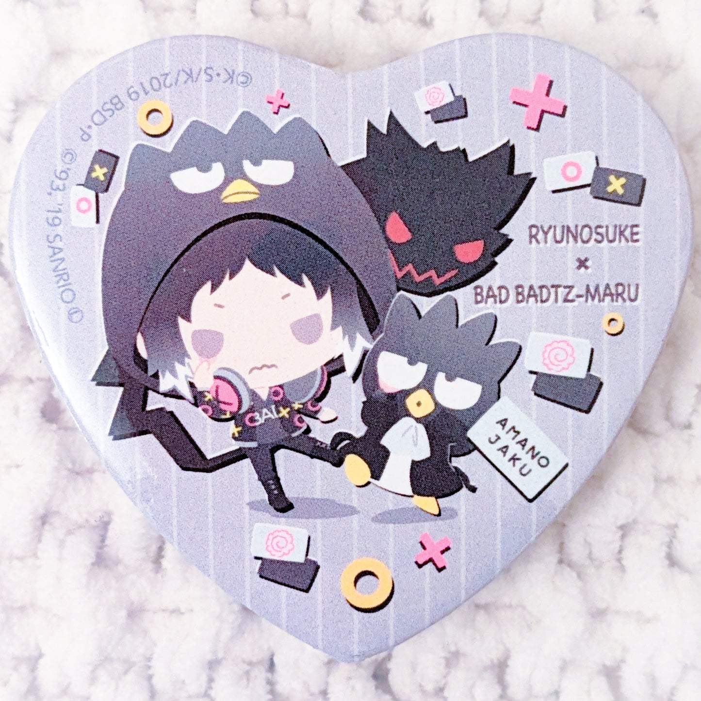 Akutagawa Ryuunosuke x Badtz Maru - Bungo Stray Dogs x Sanrio Heart Shaped Pin Badge Button